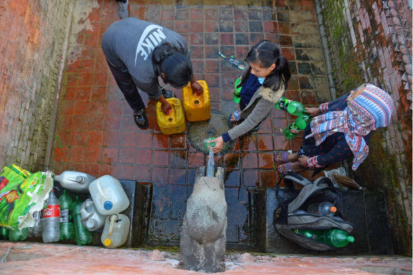 घरघरमा स्वच्छ पानी पुर्‍याउने नेताहरूको प्रतिबद्धता